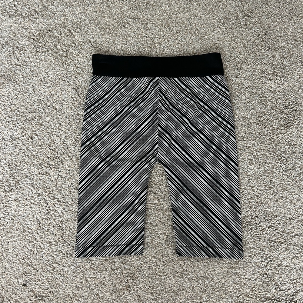 Zara NWOT Limitless Contour Bike Shorts